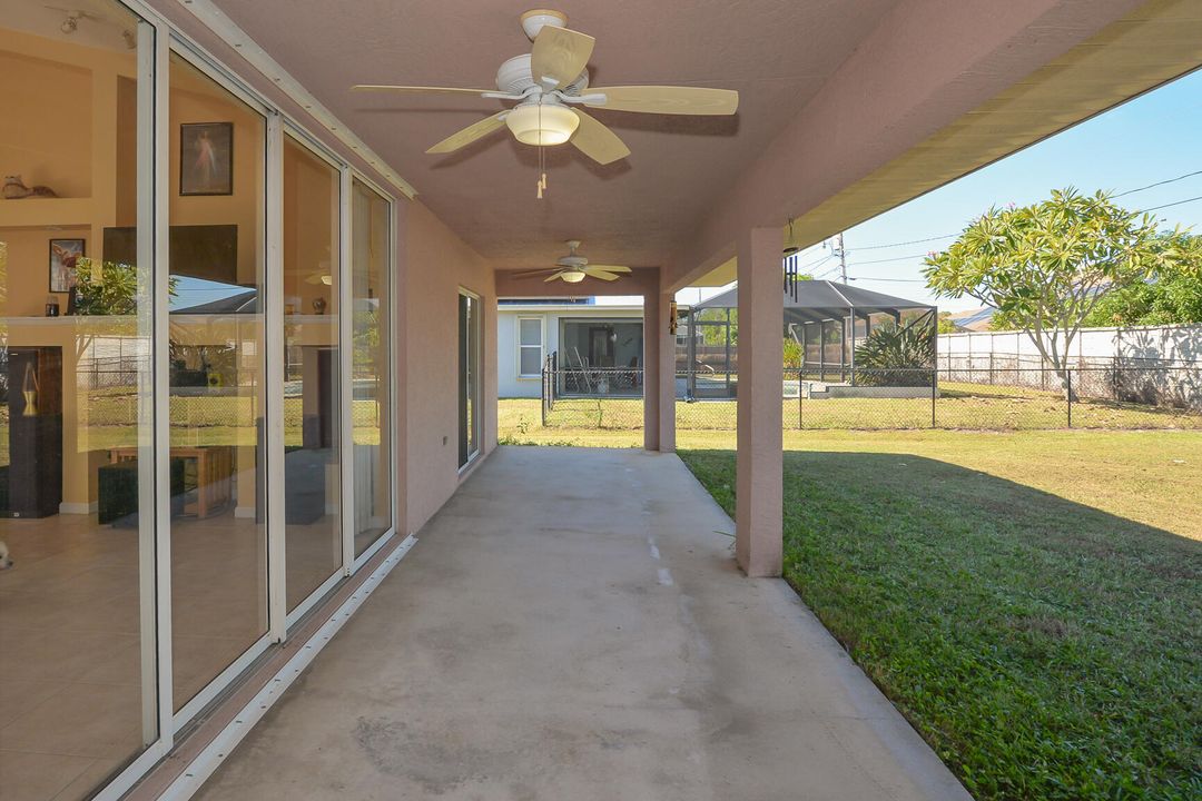 Под контрактом: $439,900 (4 спален, 2 ванн, 2310 Квадратных фут)