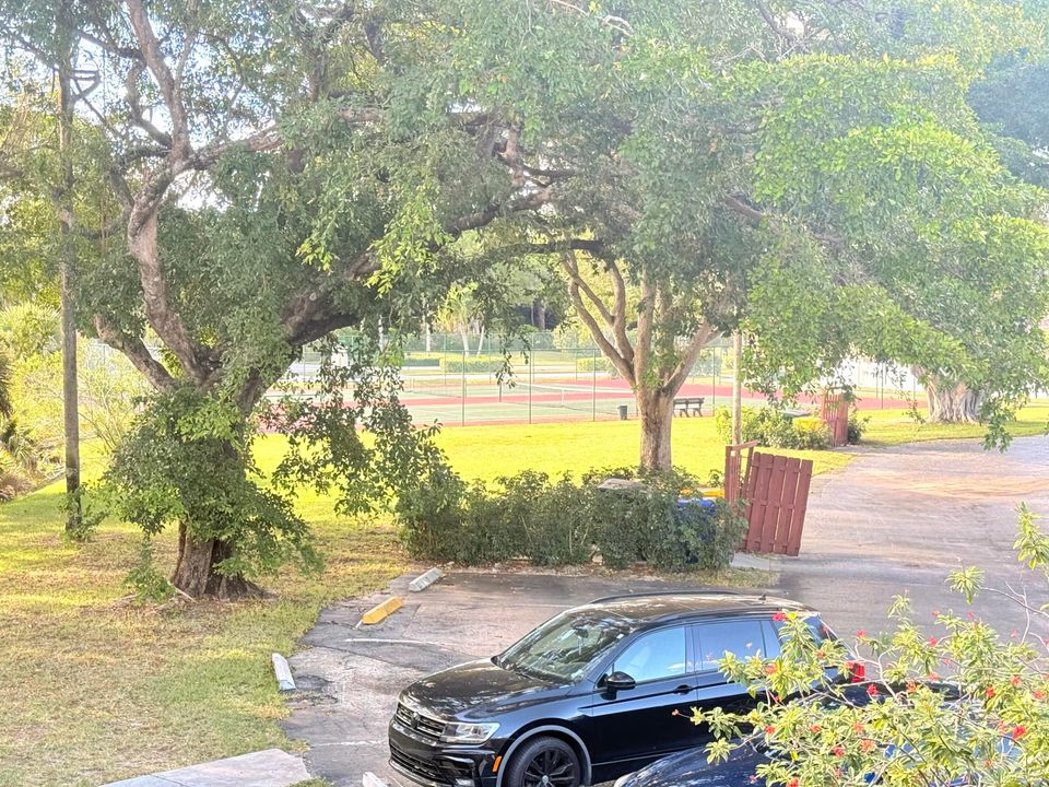 待售: $280,000 (2 贝兹, 2 浴室, 957 平方英尺)