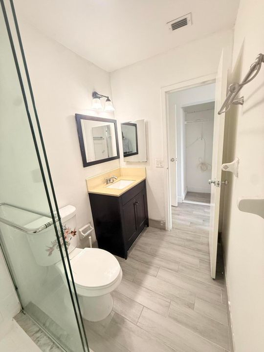 待售: $280,000 (2 贝兹, 2 浴室, 957 平方英尺)