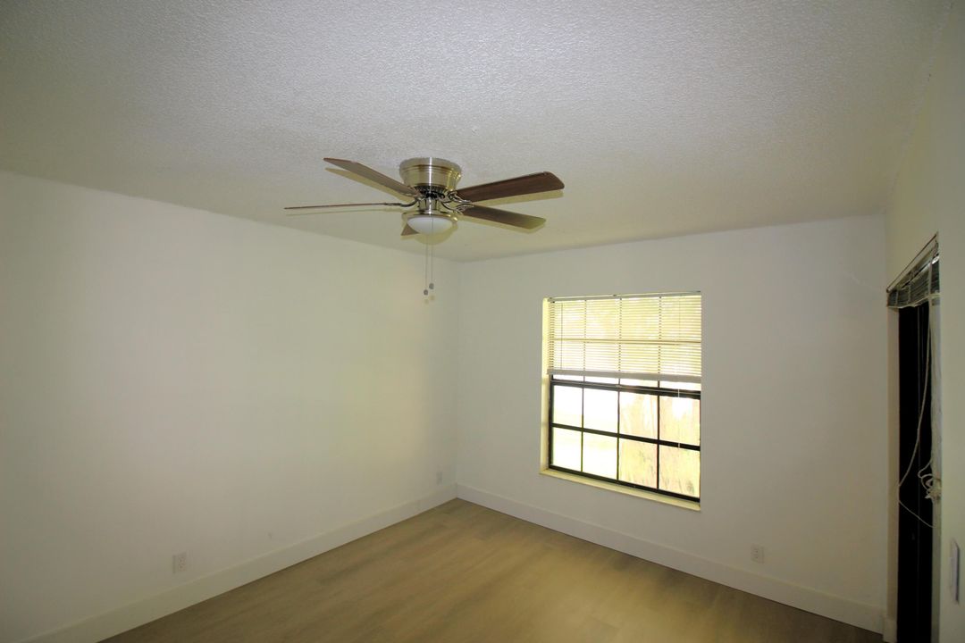 For Sale: $350,000 (2 beds, 2 baths, 938 Square Feet)