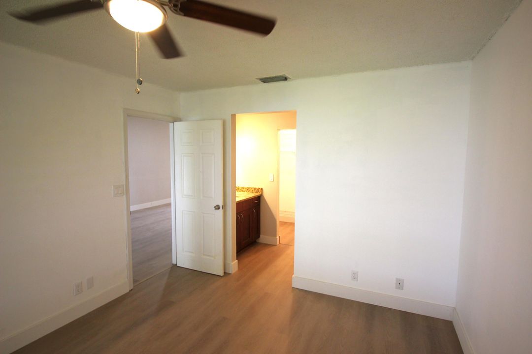 For Sale: $350,000 (2 beds, 2 baths, 938 Square Feet)