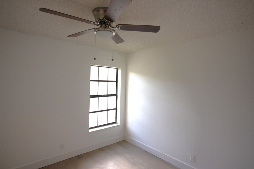 For Sale: $350,000 (2 beds, 2 baths, 938 Square Feet)
