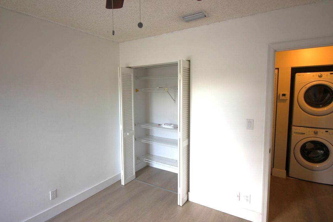 For Sale: $350,000 (2 beds, 2 baths, 938 Square Feet)