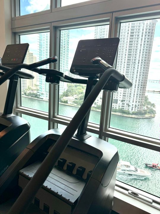 合同活跃: $335,000 (1 贝兹, 1 浴室, 539 平方英尺)