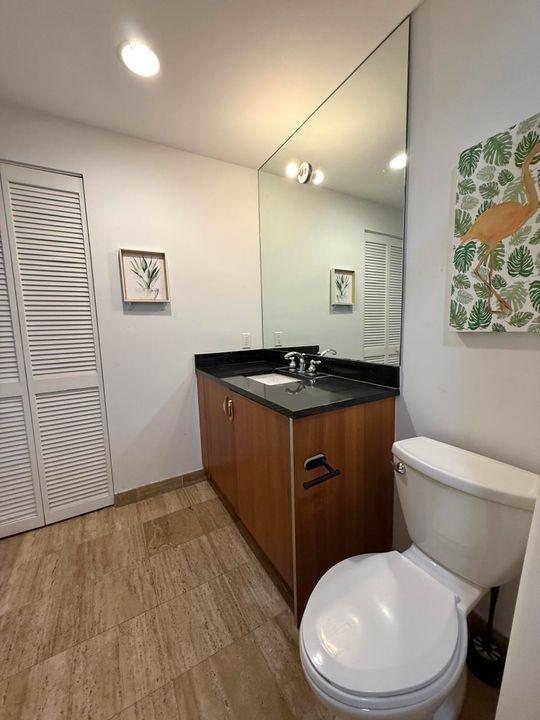 合同活跃: $335,000 (1 贝兹, 1 浴室, 539 平方英尺)