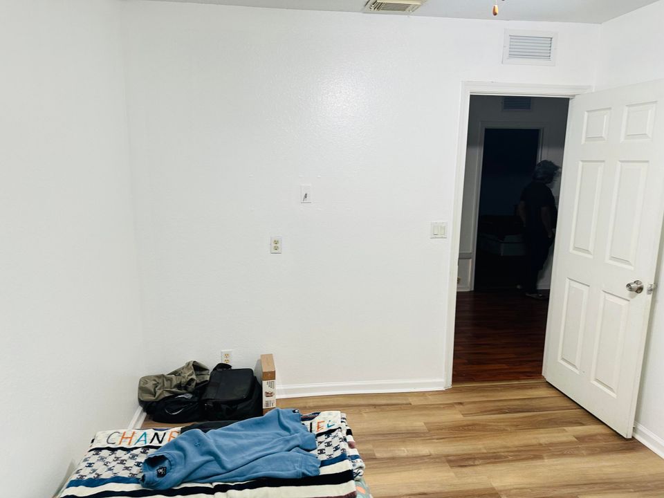 En Venta: $389,900 (4 camas, 2 baños, 1595 Pies cuadrados)