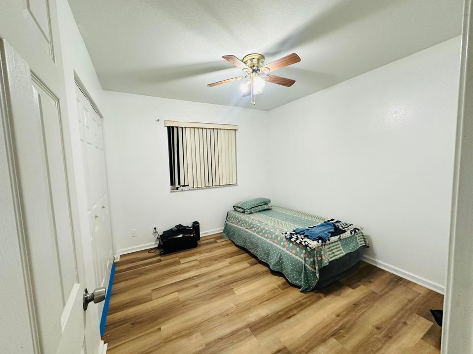 En Venta: $389,900 (4 camas, 2 baños, 1595 Pies cuadrados)