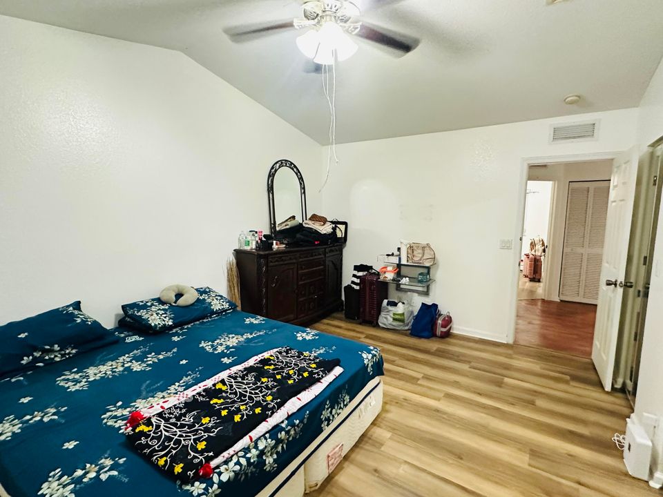 En Venta: $389,900 (4 camas, 2 baños, 1595 Pies cuadrados)