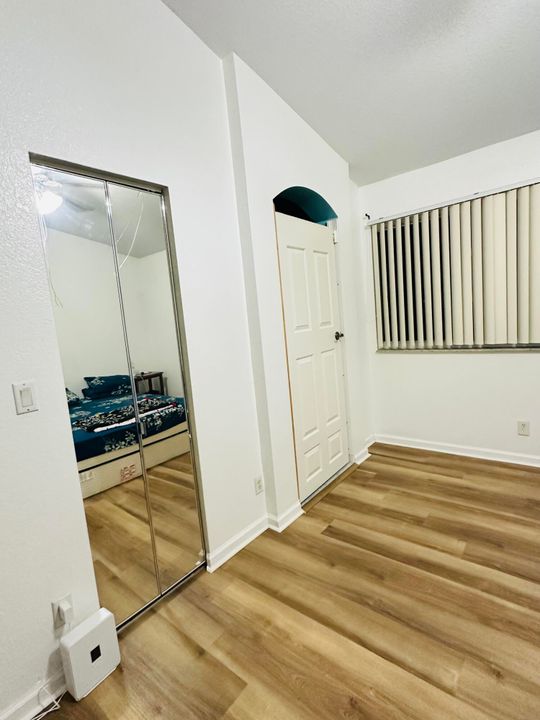 En Venta: $389,900 (4 camas, 2 baños, 1595 Pies cuadrados)