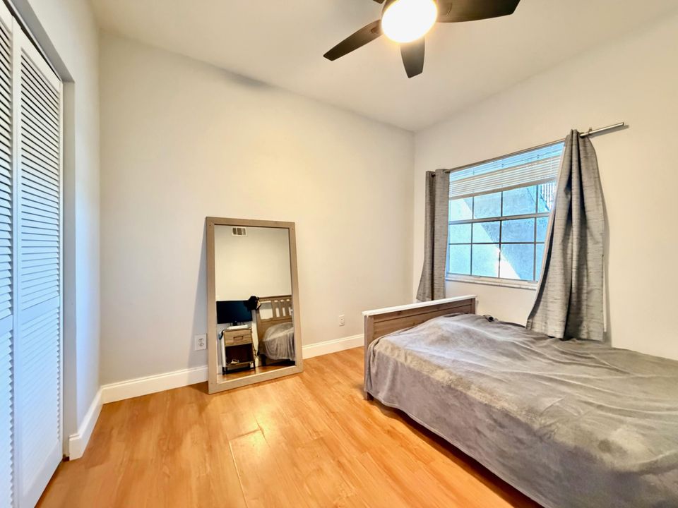 В аренду: $1,950 (2 спален, 2 ванн, 891 Квадратных фут)