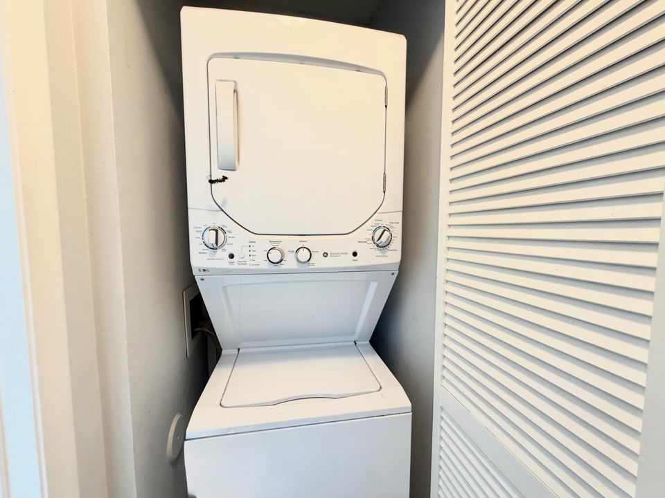 В аренду: $1,950 (2 спален, 2 ванн, 891 Квадратных фут)