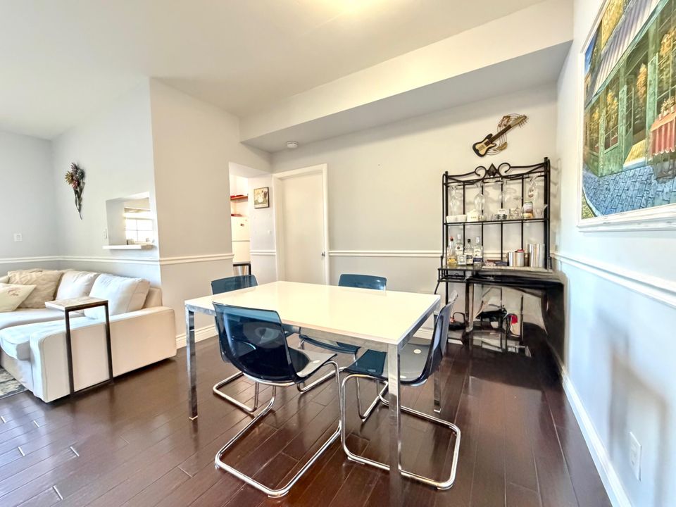 В аренду: $1,950 (2 спален, 2 ванн, 891 Квадратных фут)