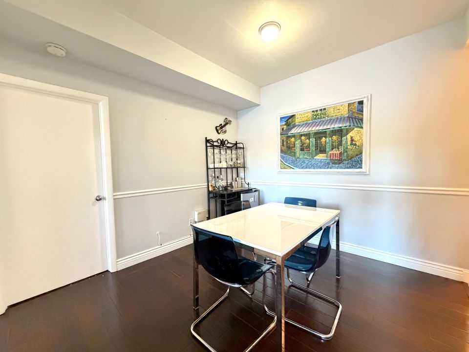 В аренду: $1,950 (2 спален, 2 ванн, 891 Квадратных фут)