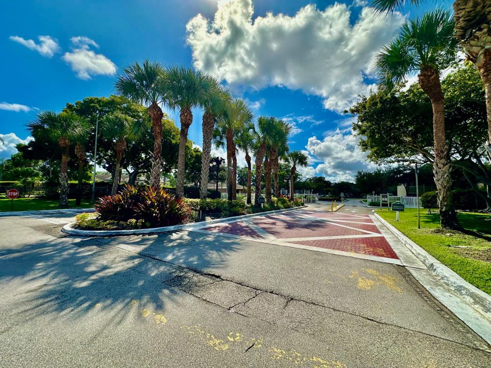 В аренду: $1,950 (2 спален, 2 ванн, 891 Квадратных фут)