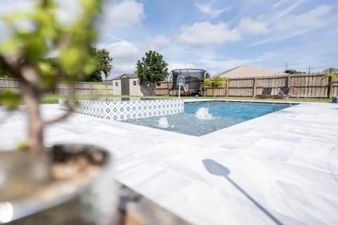 For Sale: $589,000 (3 beds, 2 baths, 1282 Square Feet)