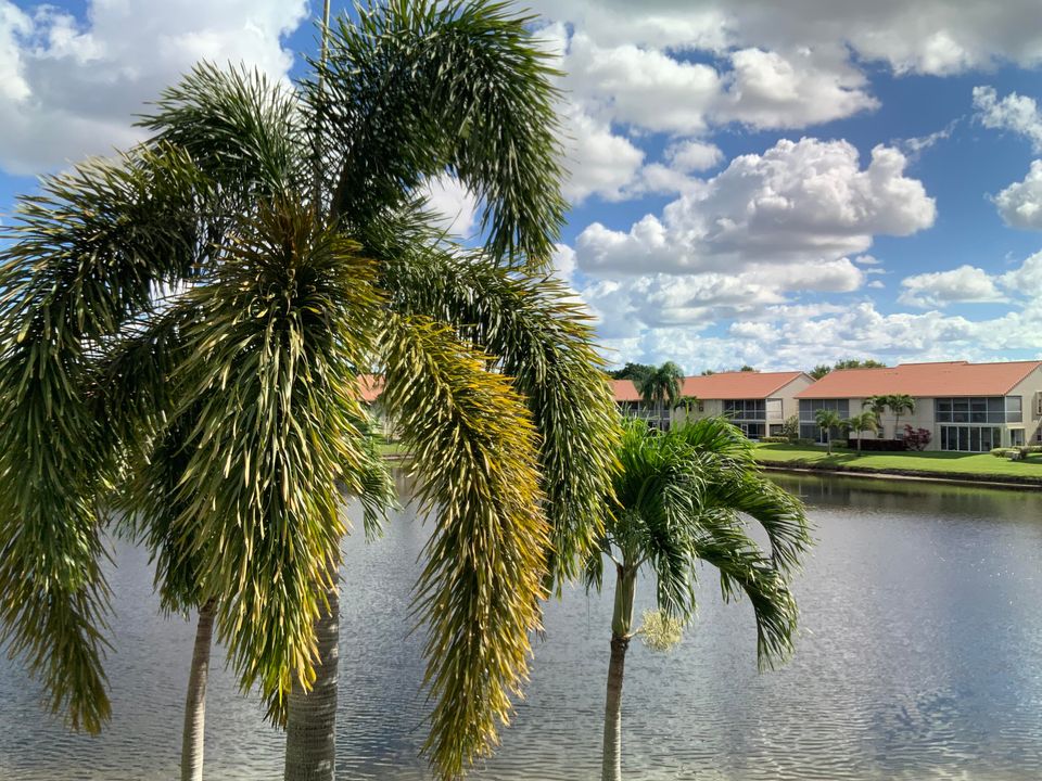 For Sale: $355,900 (3 beds, 2 baths, 1575 Square Feet)