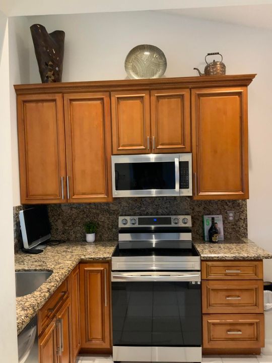 For Sale: $355,900 (3 beds, 2 baths, 1575 Square Feet)