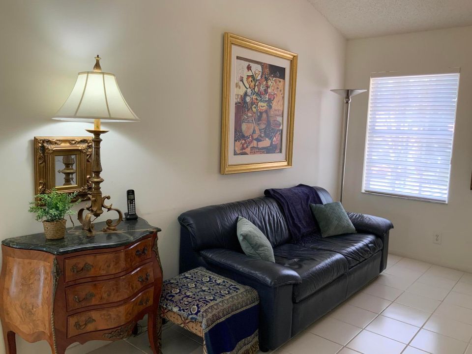 For Sale: $355,900 (3 beds, 2 baths, 1575 Square Feet)