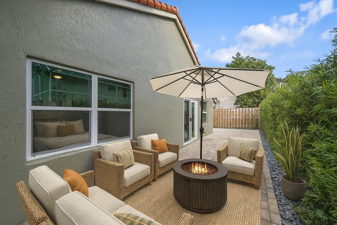 Под контрактом: $525,000 (3 спален, 2 ванн, 1461 Квадратных фут)