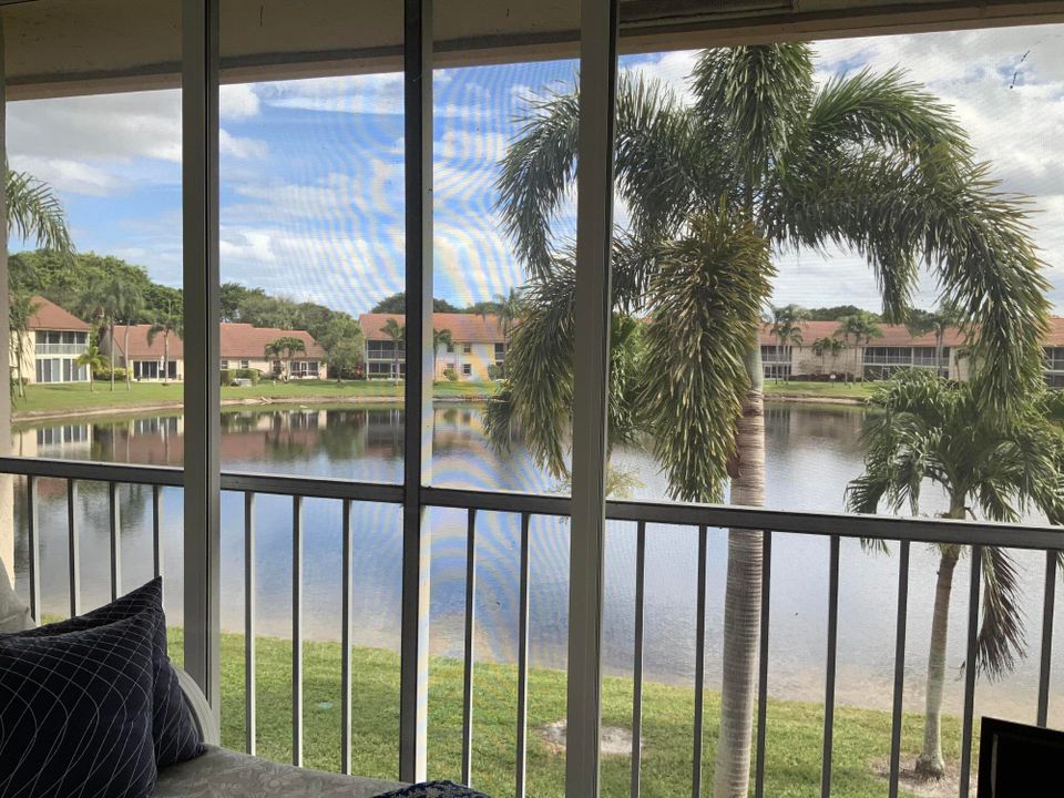 For Sale: $355,900 (3 beds, 2 baths, 1575 Square Feet)