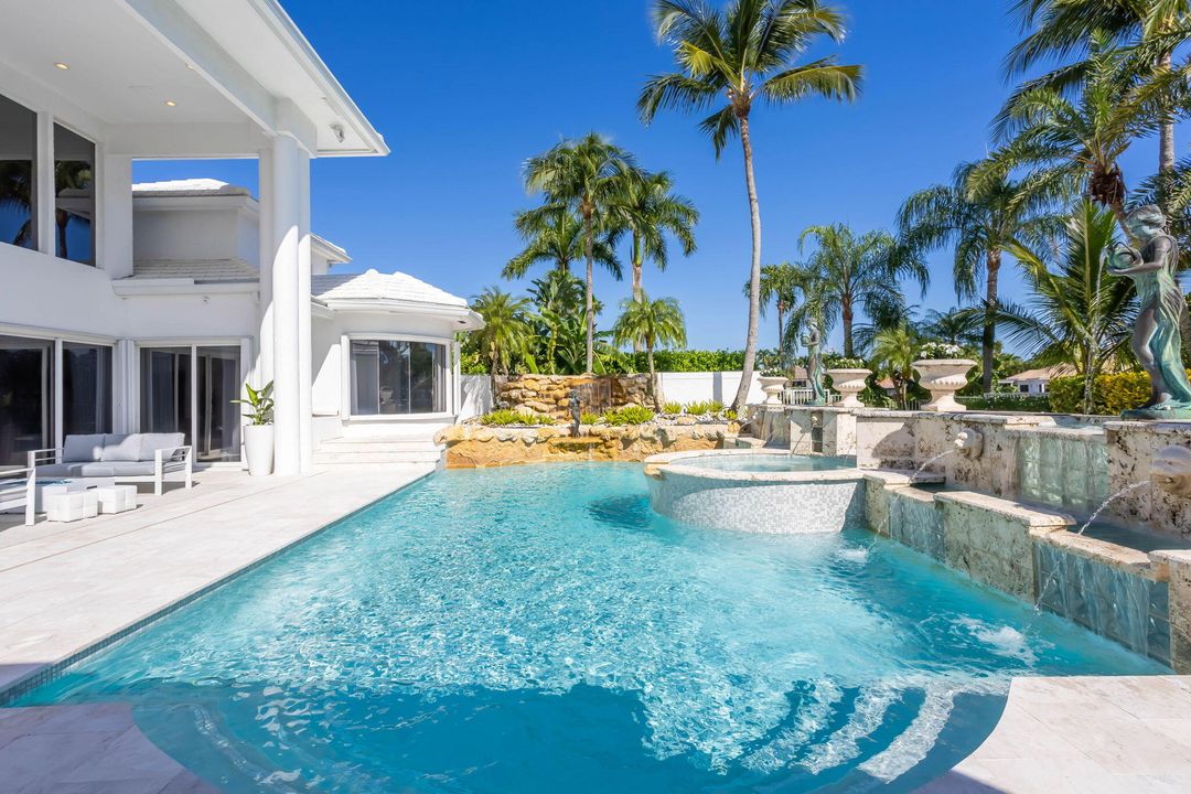 For Sale: $4,250,000 (5 beds, 7 baths, 6165 Square Feet)