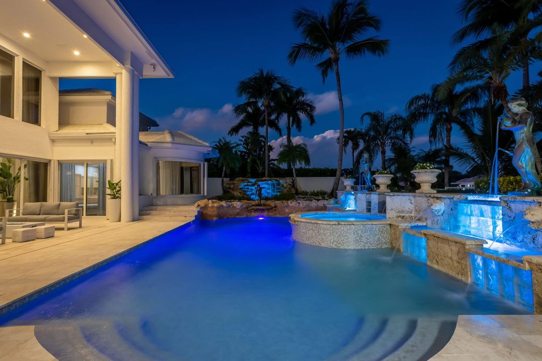 For Sale: $4,250,000 (5 beds, 7 baths, 6165 Square Feet)