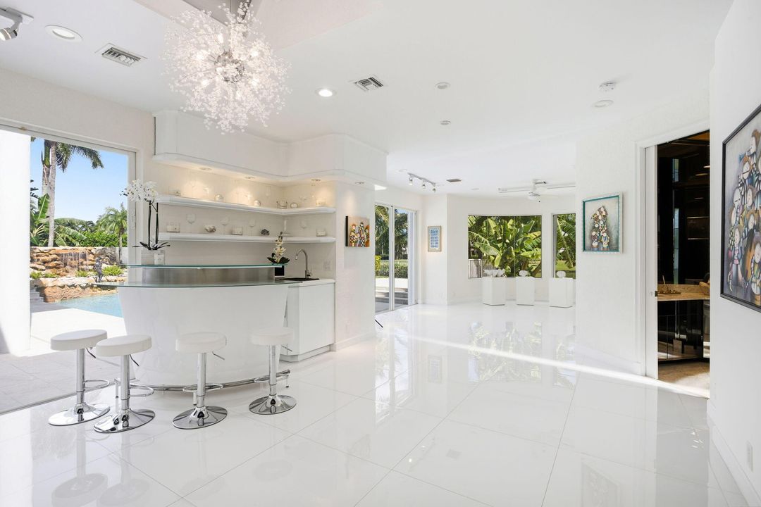 For Sale: $4,250,000 (5 beds, 7 baths, 6165 Square Feet)