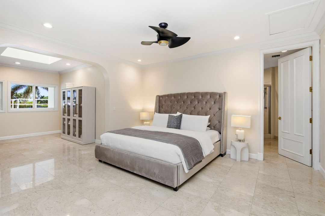 For Sale: $4,250,000 (5 beds, 7 baths, 6165 Square Feet)