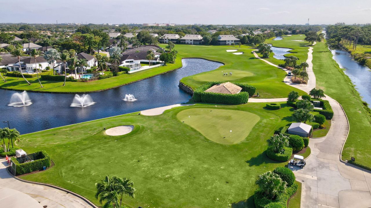 For Sale: $4,250,000 (5 beds, 7 baths, 6165 Square Feet)