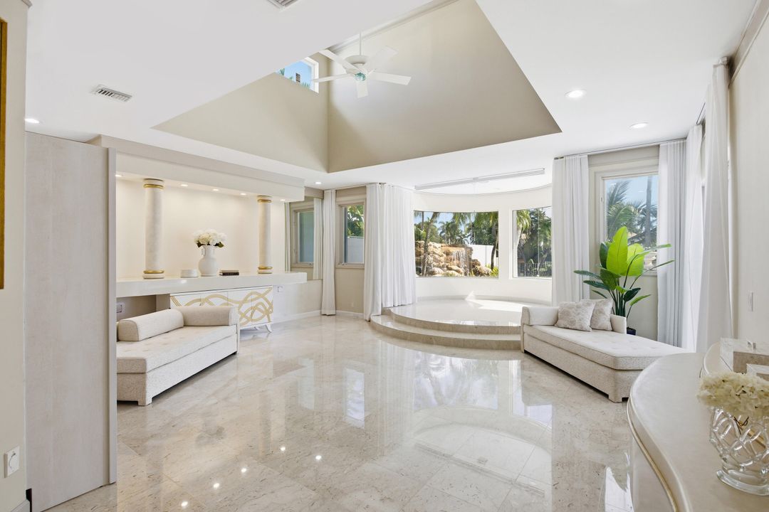 For Sale: $4,250,000 (5 beds, 7 baths, 6165 Square Feet)