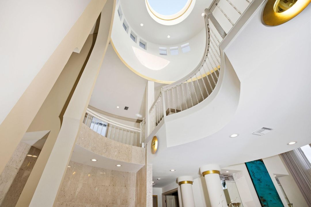 For Sale: $4,250,000 (5 beds, 7 baths, 6165 Square Feet)