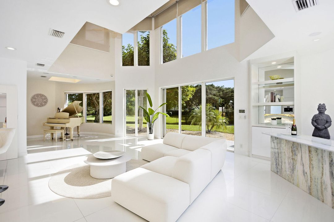 For Sale: $4,250,000 (5 beds, 7 baths, 6165 Square Feet)