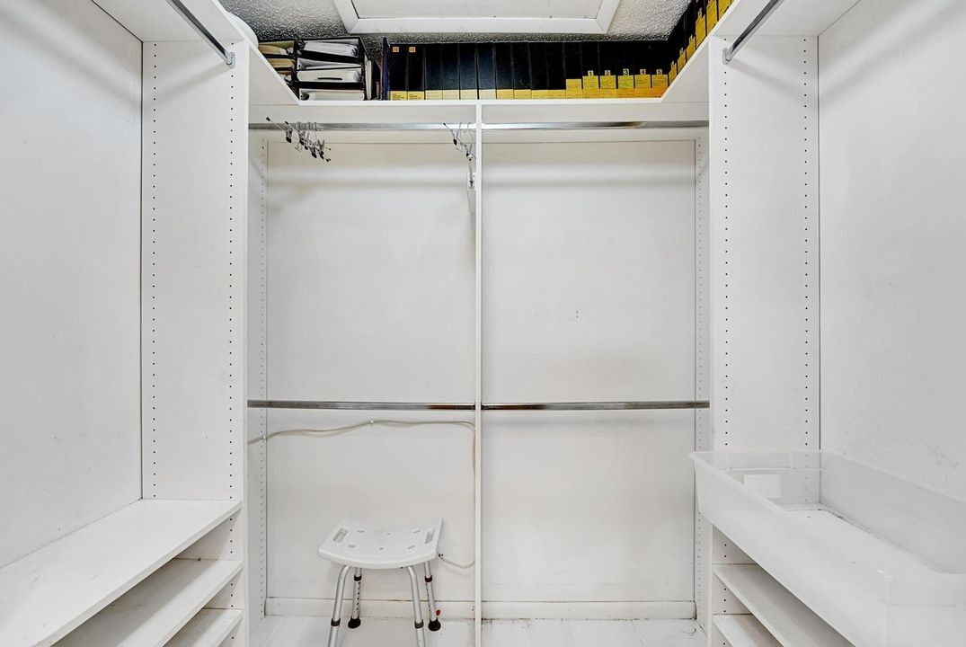 For Sale: $355,900 (3 beds, 2 baths, 1575 Square Feet)