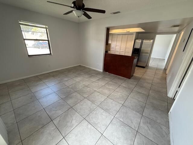 В аренду: $2,300 (3 спален, 2 ванн, 1100 Квадратных фут)