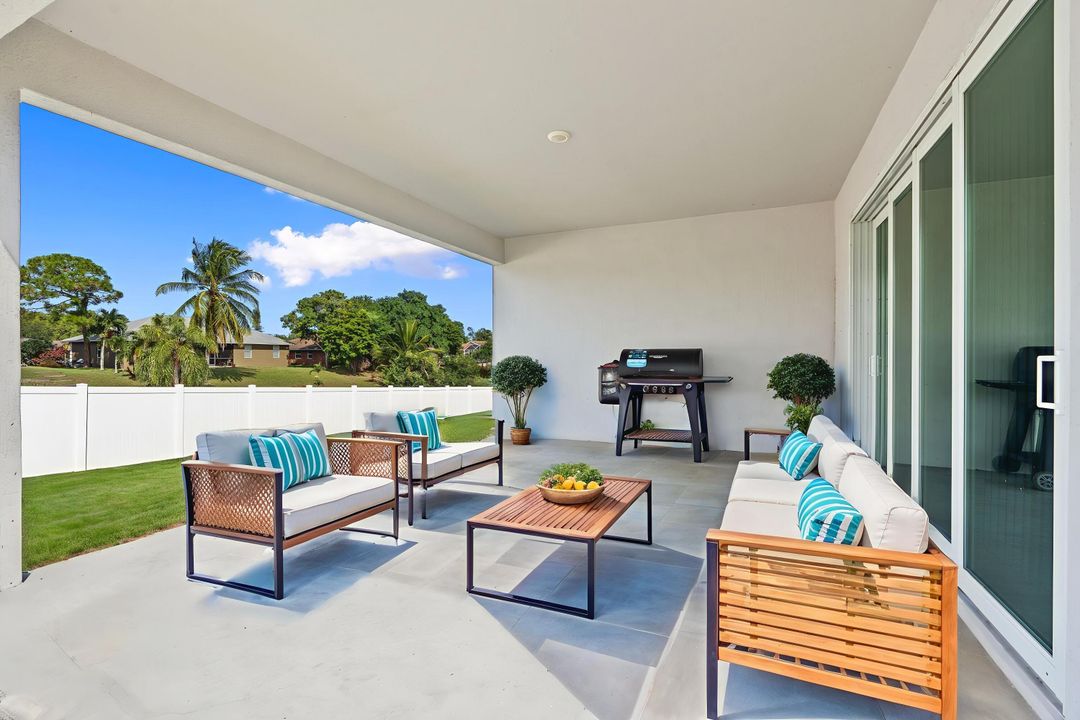 For Sale: $750,000 (4 beds, 4 baths, 3472 Square Feet)