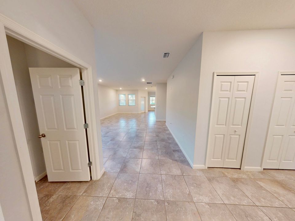 En Renta: $2,950 (4 camas, 2 baños, 2076 Pies cuadrados)