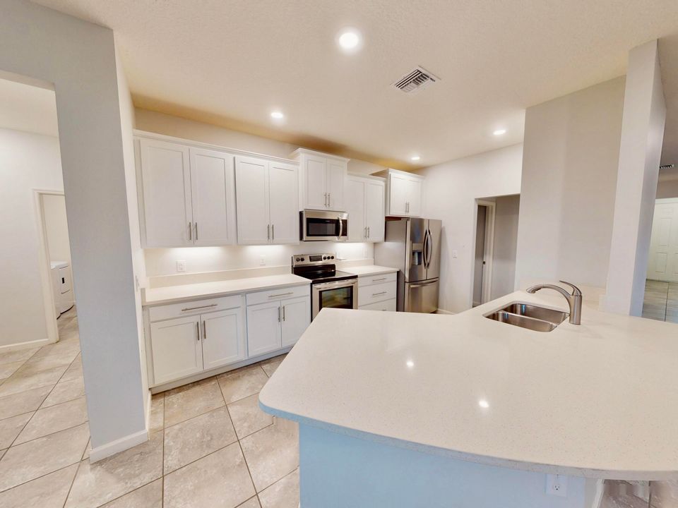 En Renta: $2,950 (4 camas, 2 baños, 2076 Pies cuadrados)