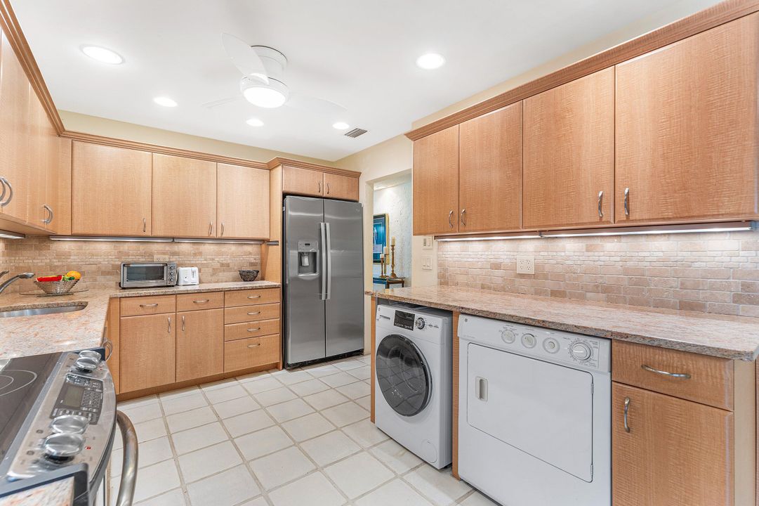 En Venta: $264,900 (3 camas, 2 baños, 1809 Pies cuadrados)