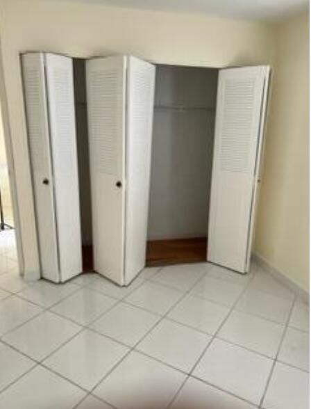 На продажу: $158,000 (2 спален, 2 ванн, 880 Квадратных фут)