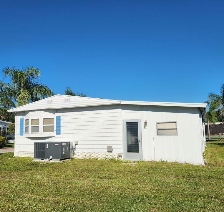 For Sale: $65,000 (2 beds, 2 baths, 1400 Square Feet)