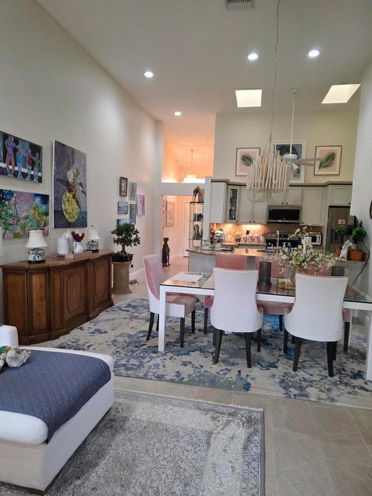 For Rent: $3,000 (2 beds, 2 baths, 1389 Square Feet)