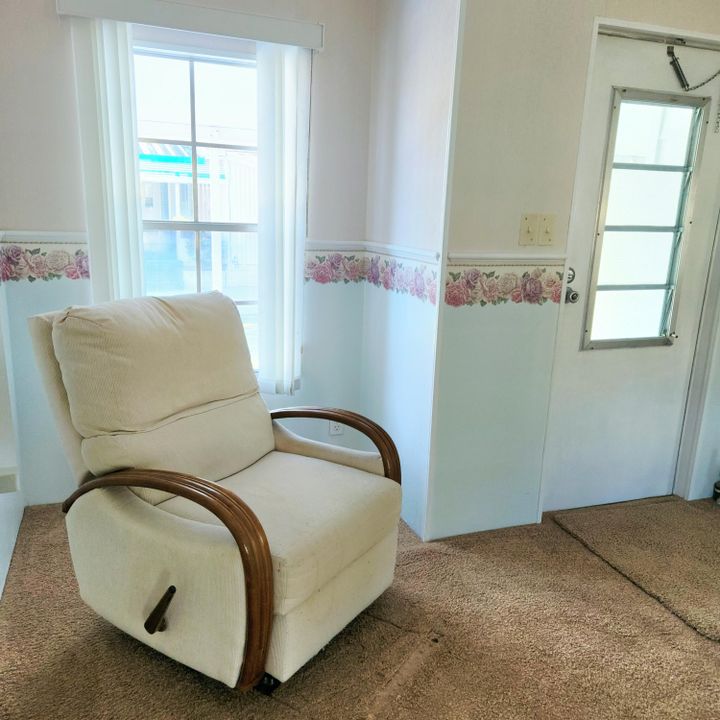 For Sale: $65,000 (2 beds, 2 baths, 1400 Square Feet)