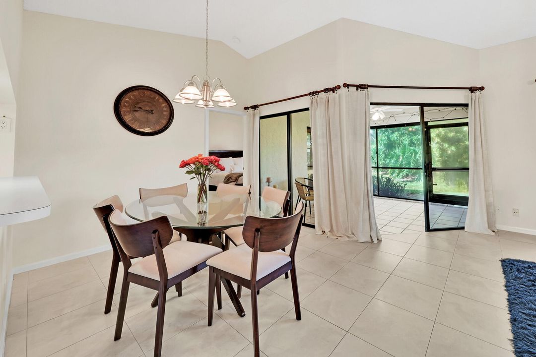 For Sale: $194,999 (2 beds, 2 baths, 1062 Square Feet)