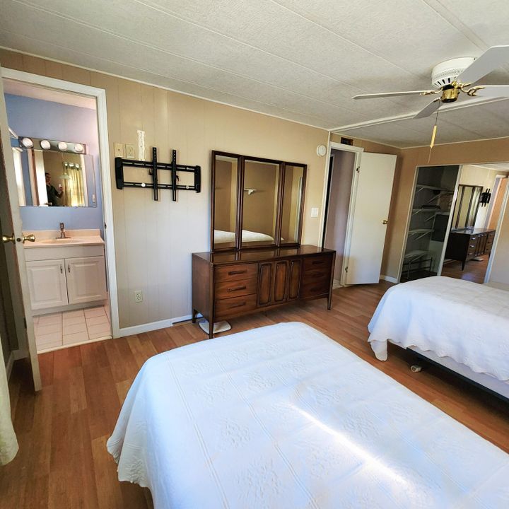 For Sale: $65,000 (2 beds, 2 baths, 1400 Square Feet)