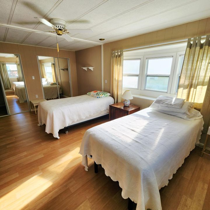 For Sale: $65,000 (2 beds, 2 baths, 1400 Square Feet)