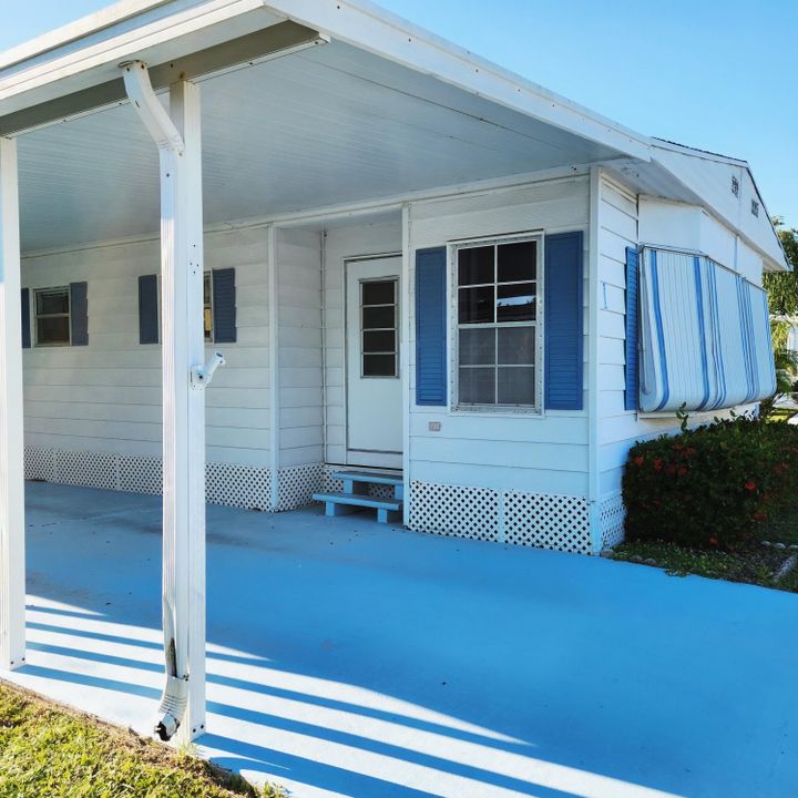 For Sale: $65,000 (2 beds, 2 baths, 1400 Square Feet)