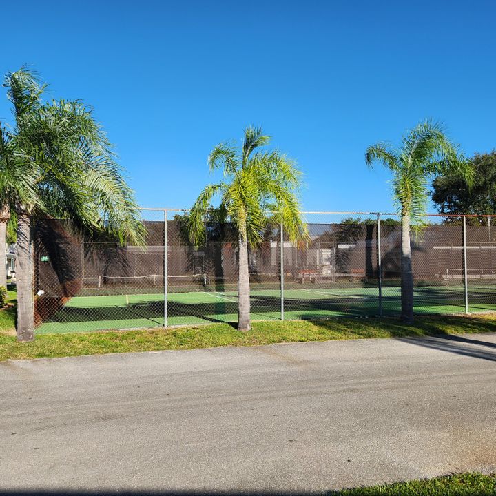 For Sale: $65,000 (2 beds, 2 baths, 1400 Square Feet)