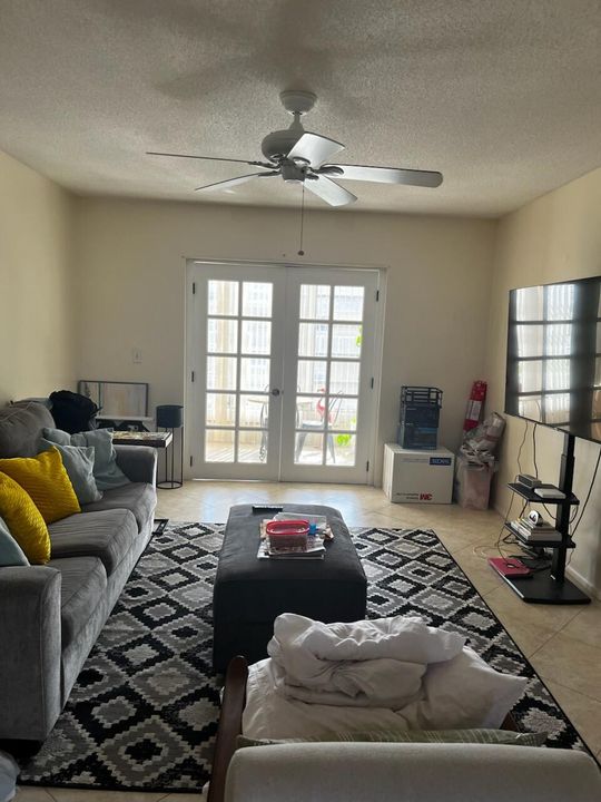 待售: $85,000 (1 贝兹, 1 浴室, 624 平方英尺)