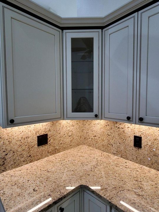 For Rent: $3,000 (2 beds, 2 baths, 1389 Square Feet)