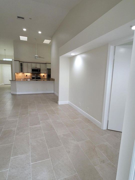 For Rent: $3,000 (2 beds, 2 baths, 1389 Square Feet)